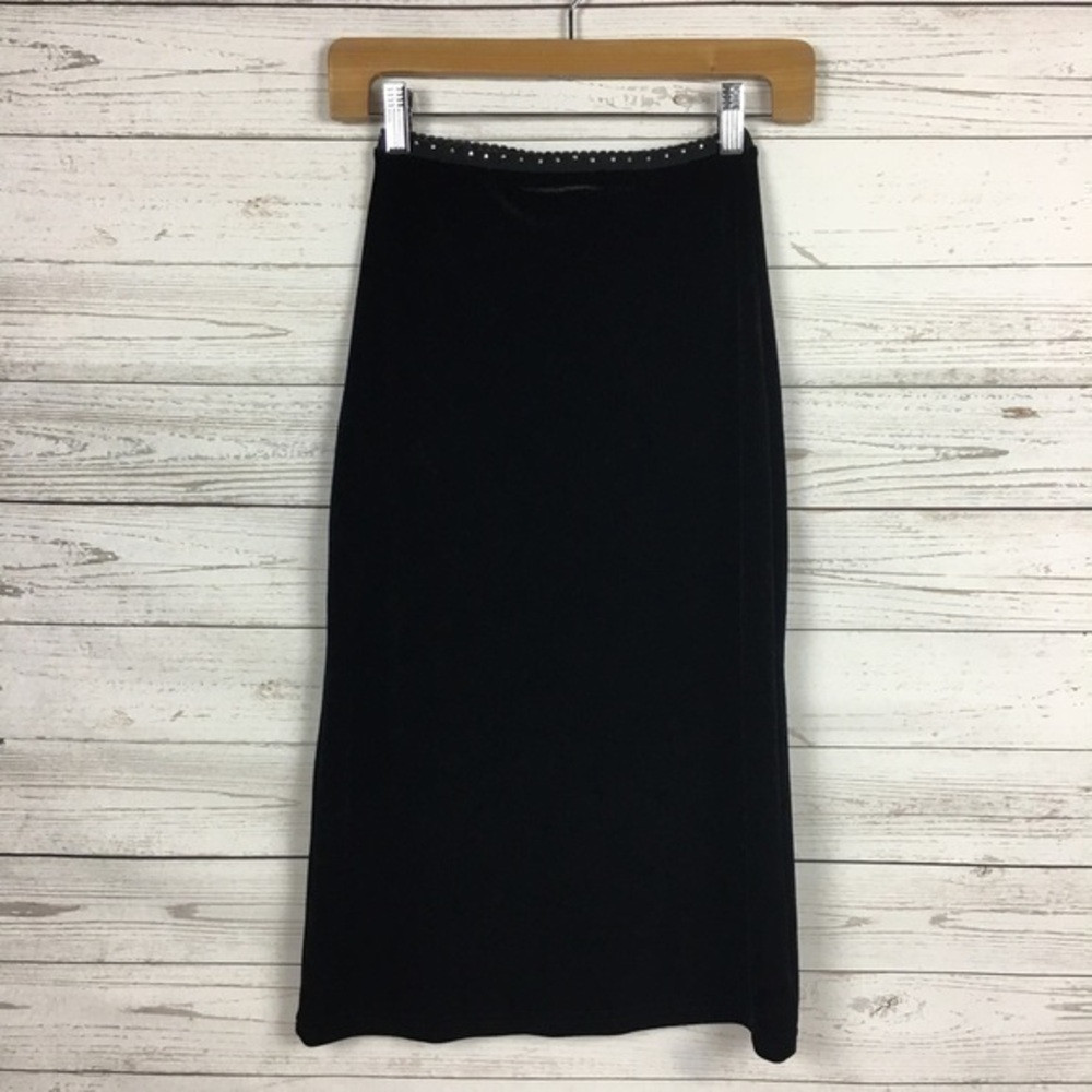 Velvety Black Pencil‎ Skirt